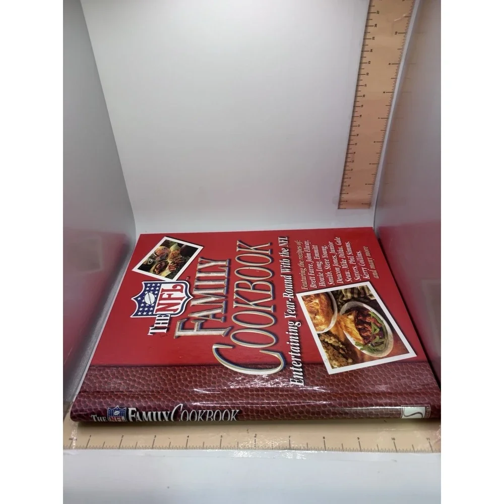 The NFL Family Cookbook 1997 Featuring Recipes Brett Favre John Elway Emmitt S.